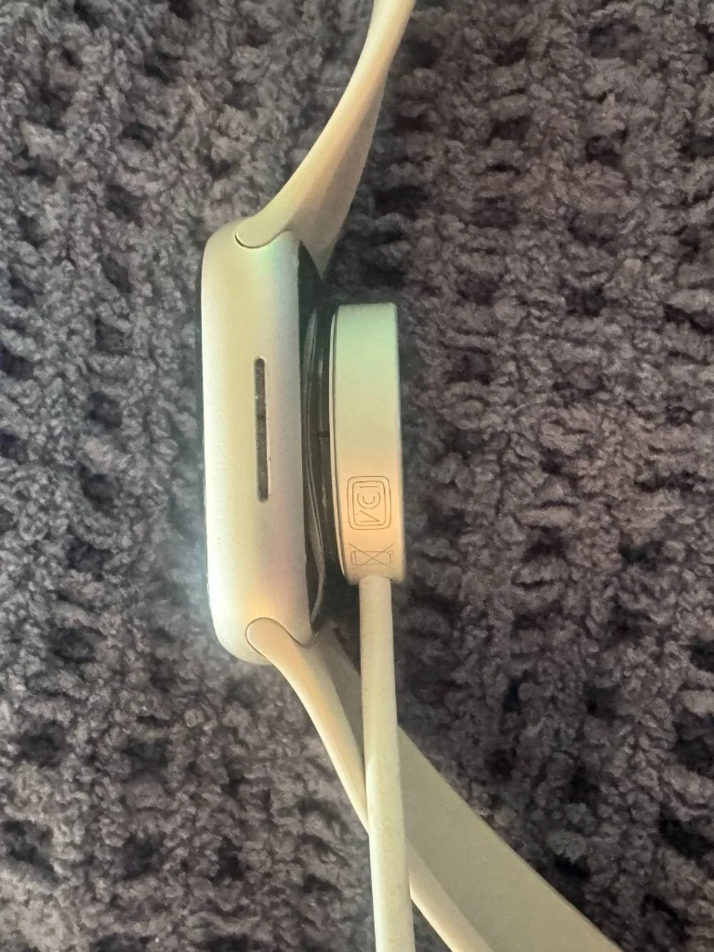 Apple - Watch Series 7 GPS + Cellular, 41mm Starlight Aluminum & Starlight Band